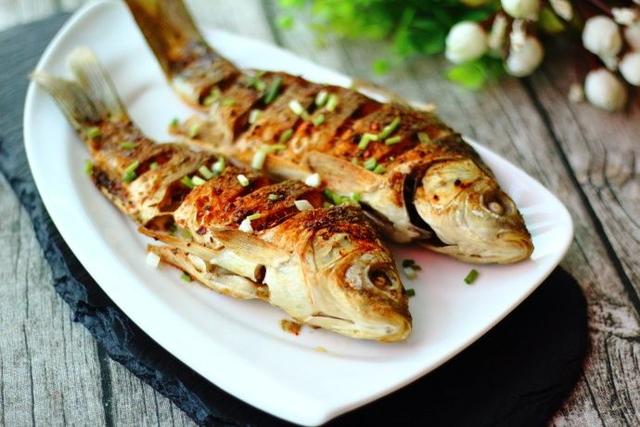 好吃到停不下筷子的香酥烤魚(yú)，做法簡(jiǎn)單，少油少鹽，吃起來(lái)更健康