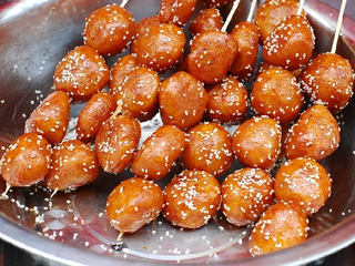 外酥里脆的糖油果子，成都的風(fēng)味小吃之一，做起來如此簡單