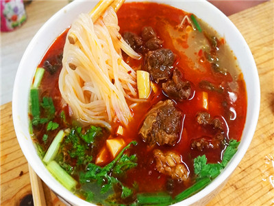  成都川味排骨面食技能訓(xùn)練哪里好？多年的面食經(jīng)驗(yàn)