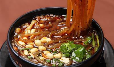 四川肥腸粉技術(shù)做法哪里正宗？骨湯調(diào)味及熬制方法