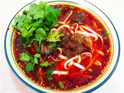 短期川味面食技術(shù)做法哪里好？小吃餐飲培訓(xùn)機(jī)構(gòu)