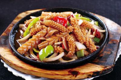 特色小吃鐵板魷魚培訓(xùn)哪里專業(yè)？一年四季都盈利