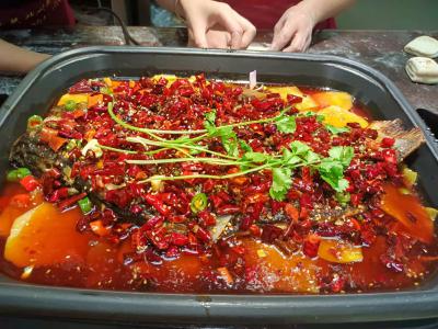 成都烤魚(yú)培訓(xùn)機(jī)構(gòu)哪家強(qiáng)？成都學(xué)燒烤烤魚(yú)哪里有培訓(xùn)班？