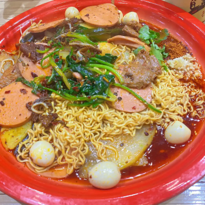 麻辣燙技術(shù)培訓(xùn)學(xué)校哪里找？蜀味緣培訓(xùn)班深度解析