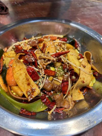 麻辣香鍋技術(shù)培訓(xùn)班多少錢？【蜀味緣培訓(xùn)】2025年學(xué)費全解析